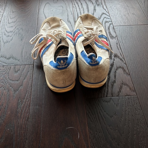 Adidas Vintage Sneakers Size 6.5 Mens - Picture 3 of 4